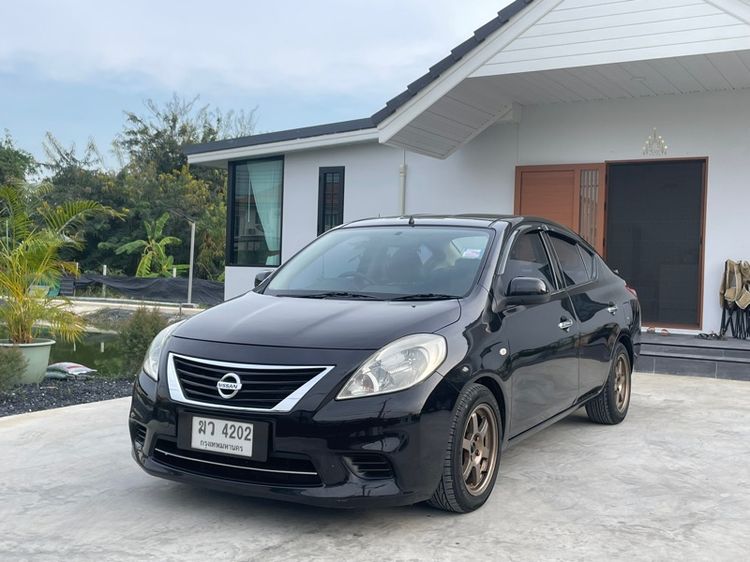 รถ Nissan Almera 1.2 E สี ดำ