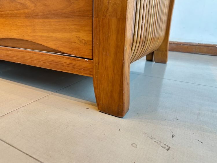 โซฟาไม้สักทั้งตัว ด้านล่างมี 3 ลิ้นชัก พิงหลังและพักแขนติแผ่นไม้ระแนงไม้สัก สีน้ำตาล รูปที่ 14