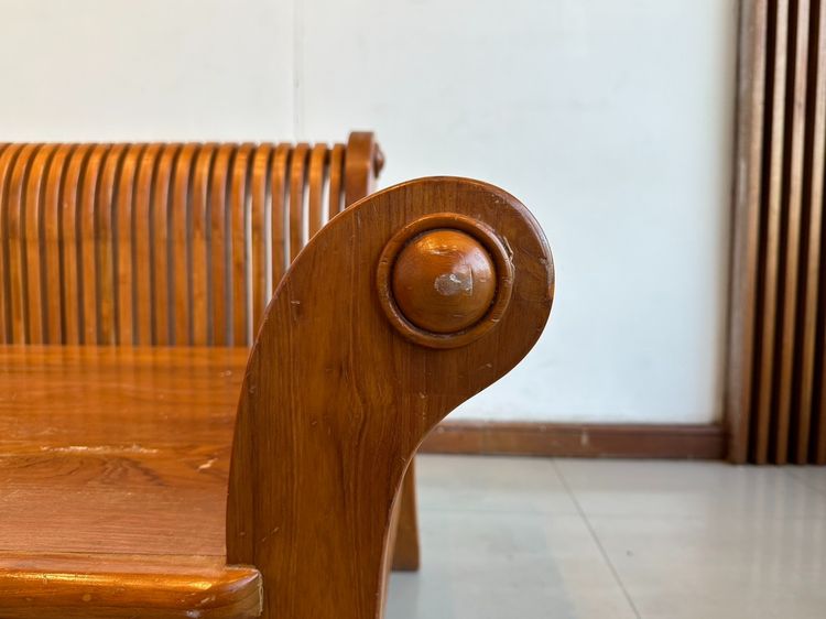 โซฟาไม้สักทั้งตัว ด้านล่างมี 3 ลิ้นชัก พิงหลังและพักแขนติแผ่นไม้ระแนงไม้สัก สีน้ำตาล รูปที่ 13