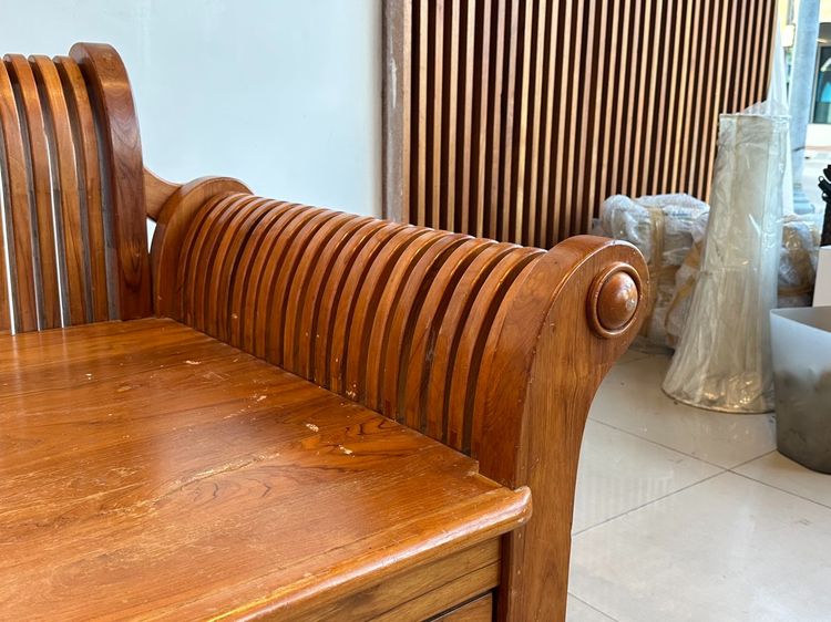 โซฟาไม้สักทั้งตัว ด้านล่างมี 3 ลิ้นชัก พิงหลังและพักแขนติแผ่นไม้ระแนงไม้สัก สีน้ำตาล รูปที่ 8