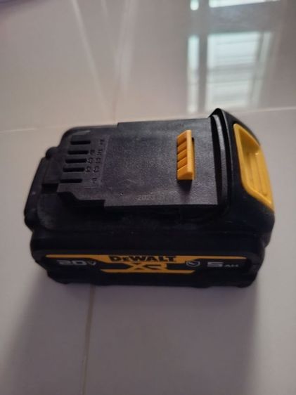 DEWALT แบตเตอรี่ 20V 5.0Ah รุ่น DCB184มือ2สภาพดี