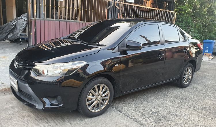 Toyota Vios 2017 1.5 J Sedan เบนซิน ไม่ติดแก๊ส เกียร์อัตโนมัติ ดำ รูปที่ 2