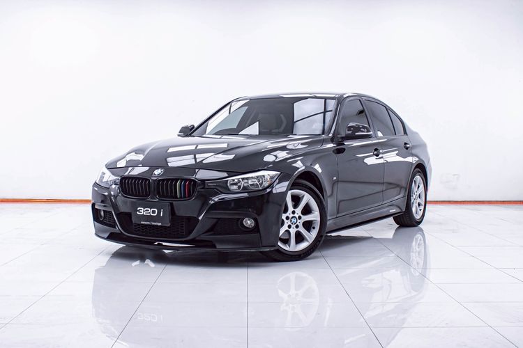 รถ BMW Series 3 320i สี ดำ