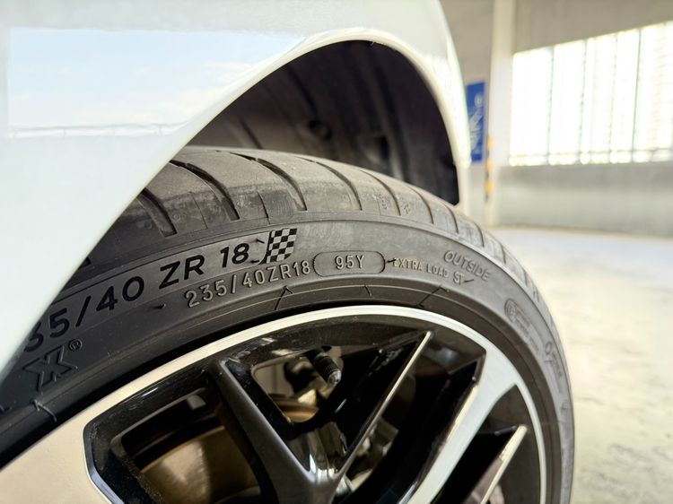 รถ Honda Civic 2.0 eHEV RS สี ขาว