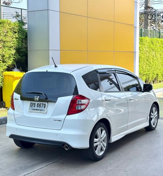 Honda Jazz 2010 Sedan เบนซิน ไม่ติดแก๊ส เกียร์อัตโนมัติ ขาว รูปที่ 3