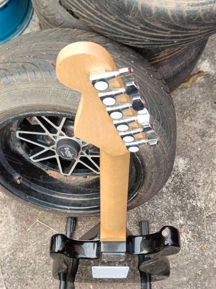 กีตาร์ไฟฟ้าถูกๆ รูปที่ 8