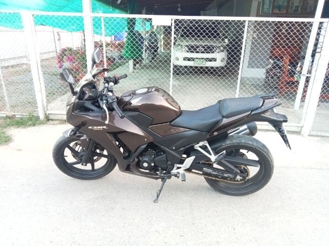 มอเตอร์ไซค์ honda CBR 300 r