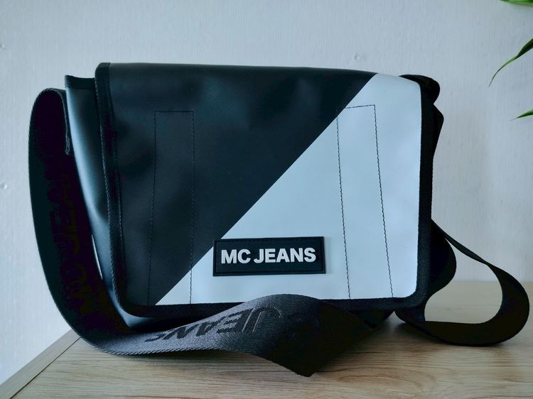 กระเป๋า MC Jeans