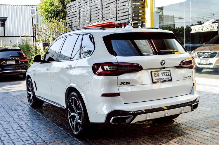 BMW X5 2022 3.0 xDrive45e M Sport 4WD Utility-car ปลั๊กอินไฮบริด (PHEV) ไม่ติดแก๊ส เกียร์อัตโนมัติ ขาว รูปที่ 4