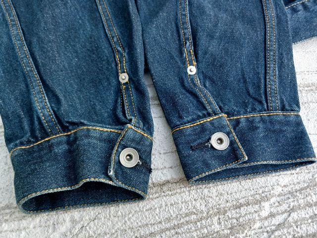 Uniqlo Denim 2 Pocket (Size XL)
 รูปที่ 8