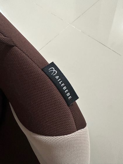 Car seat Ailebebe Kurutto Premium เบาะสีน้ำตาล ตัวเก้าอี้สีเทา รูปที่ 5