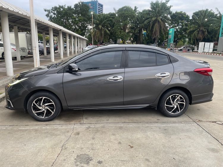 Toyota Yaris ATIV 2022 1.2 Sport Sedan เบนซิน ไม่ติดแก๊ส เกียร์อัตโนมัติ เทา รูปที่ 3