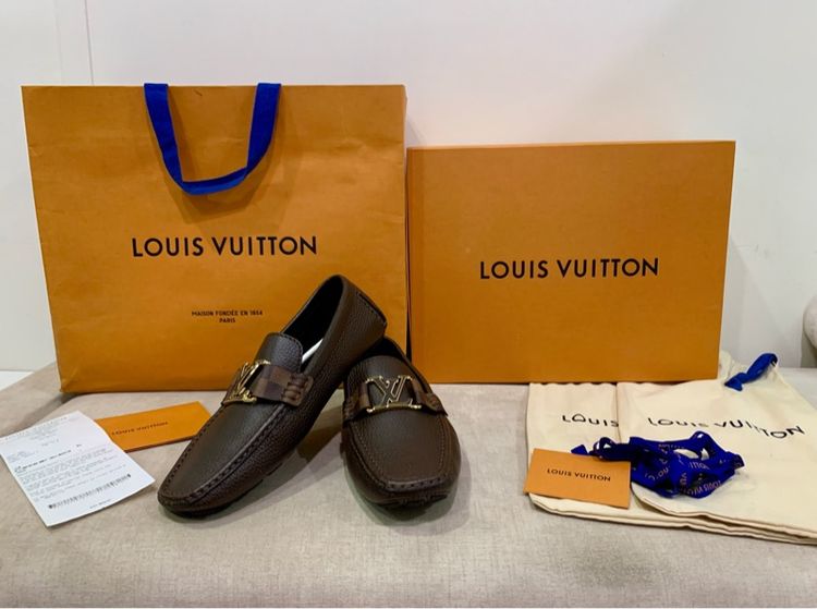 รองเท้าหนังสำหรับผู้ชาย Louis Vuitton ปี 2021  