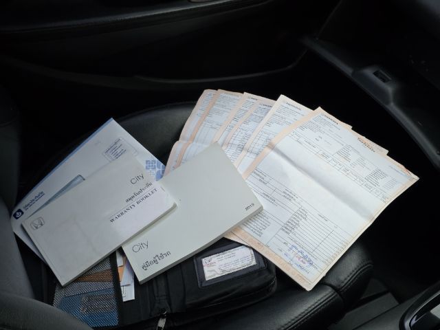 Honda City 2013 1.5 Sv i-VTEC Sedan เบนซิน ไม่ติดแก๊ส เกียร์อัตโนมัติ ดำ รูปที่ 4