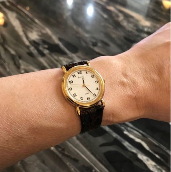  ลดราคา Seiko Avenue สภาพดี เครื่องควอทซ์ ใช้งานได้ปกติ รูปที่ 14
