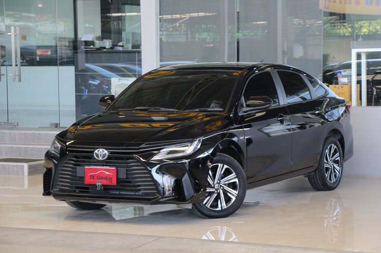 รถ Toyota Yaris ATIV 1.2 Sport สี ดำ