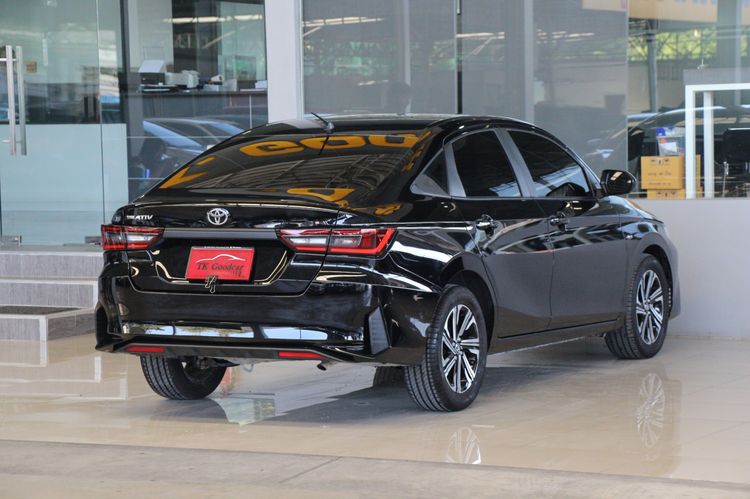 Toyota Yaris ATIV 2024 1.2 Sport Sedan เบนซิน ไม่ติดแก๊ส เกียร์อัตโนมัติ ดำ รูปที่ 2