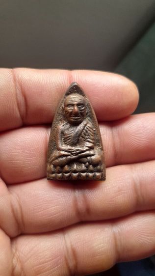 หลวงปู่ทวดหลังเตารีด