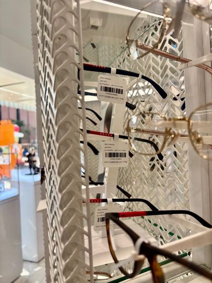 Prada eyeglasses รูปที่ 9