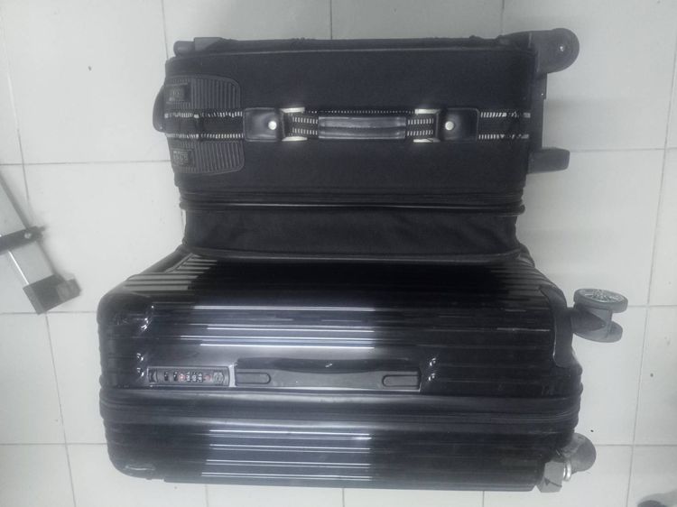 กระเป๋าล้อลากใบใหญ่ สีดำ รูปที่ 4