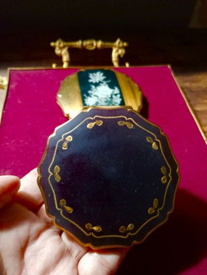 เก่าโบราณงานอังกฤษ..ตลับแป้งเนื้อทองเหลืองเดิมสภาพเยี่ยม รูปที่ 11