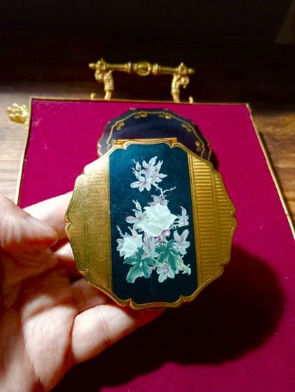 เก่าโบราณงานอังกฤษ..ตลับแป้งเนื้อทองเหลืองเดิมสภาพเยี่ยม รูปที่ 10