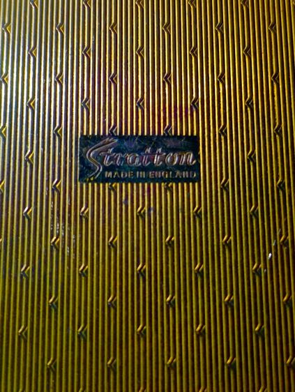 เก่าโบราณงานอังกฤษ..ตลับแป้งเนื้อทองเหลืองเดิมสภาพเยี่ยม รูปที่ 6