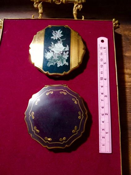 เก่าโบราณงานอังกฤษ..ตลับแป้งเนื้อทองเหลืองเดิมสภาพเยี่ยม รูปที่ 15