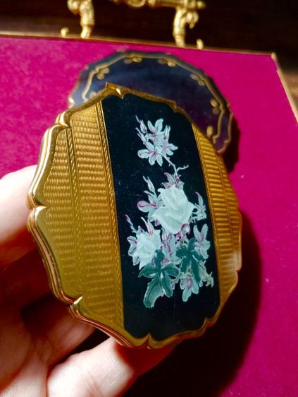 เก่าโบราณงานอังกฤษ..ตลับแป้งเนื้อทองเหลืองเดิมสภาพเยี่ยม รูปที่ 5