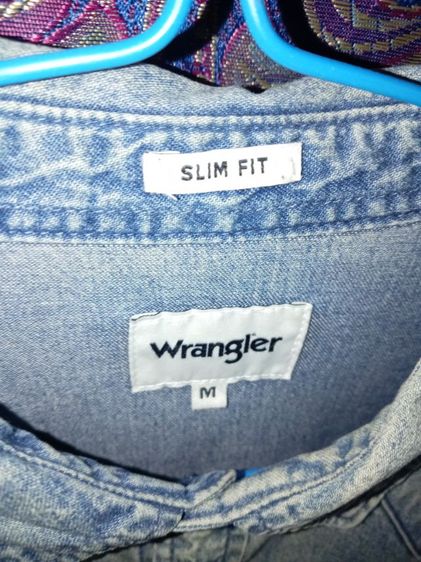 ขายเสื้อยีนส์​แขนยาวมือสองของแท้เเละสภาพดีมากๆ รูปที่ 6