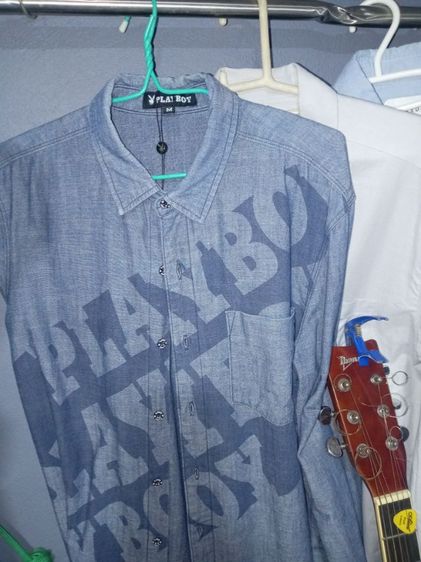 ขายเสื้อยีนส์​แขนยาวมือสองของแท้เเละสภาพดีมากๆ รูปที่ 4
