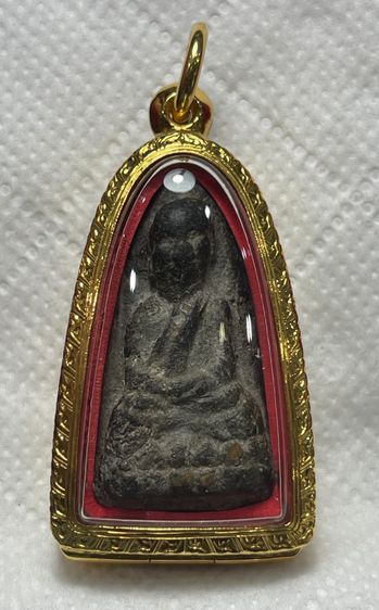 หลวงปู่ทวด วัดช้างให้ รุ่นแรก เนื้อว่าน พิมพ์กลางชลูด ปี 2497 พร้อมตลัดทองมือ 1และบัตรรับรองพระแท้สถาบันวัตถุมงคลประเทศไทย