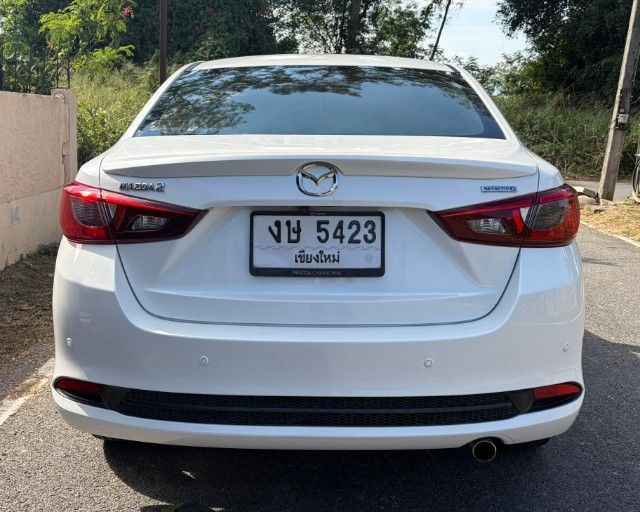 Mazda Mazda 2 2021 1.3 Skyactiv-G Sedan เบนซิน ไม่ติดแก๊ส เกียร์อัตโนมัติ ขาว รูปที่ 2