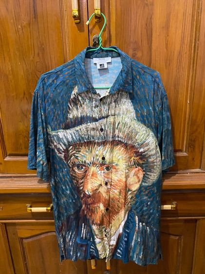 เสื้อเชิ๊ต Bershka