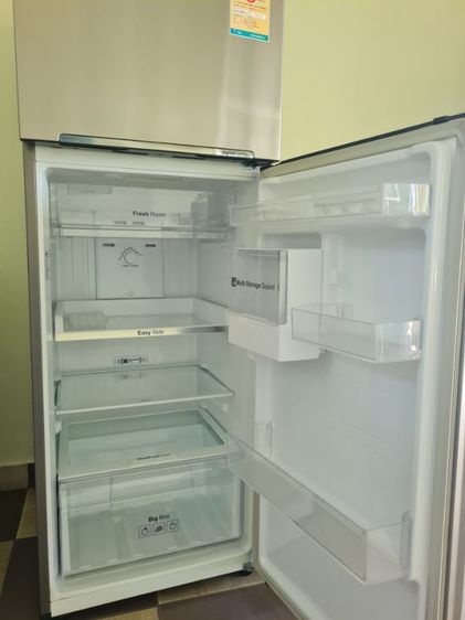 ตู้เย็น Samgsung เจ้าของย้ายบ้าน ขายราคาถูก ขนาด 11.7  คิว  2 ประตู  มีถาดทำน้ำแข็ง 2 ถาด 5 แถว  ผลิตน้ำแข็งเก็บได้มาก  สายดื่มถูกใจ สภาพดี