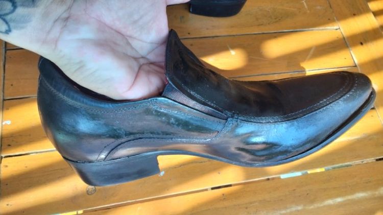 รองเท้าคัทชู รูปที่ 8