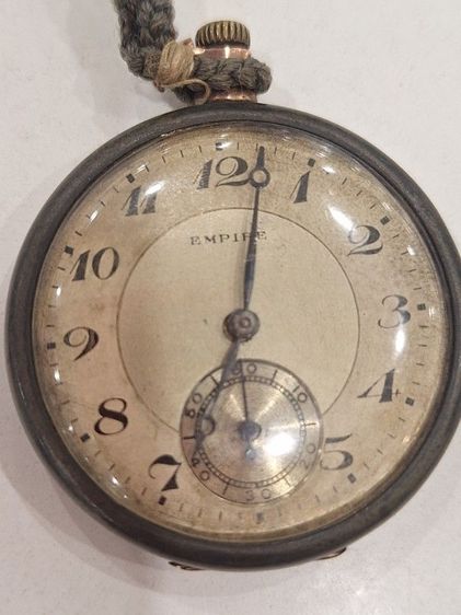 นาฬิกาพกพาไขลานแบบโบราณอายุร้อยกว่าปี