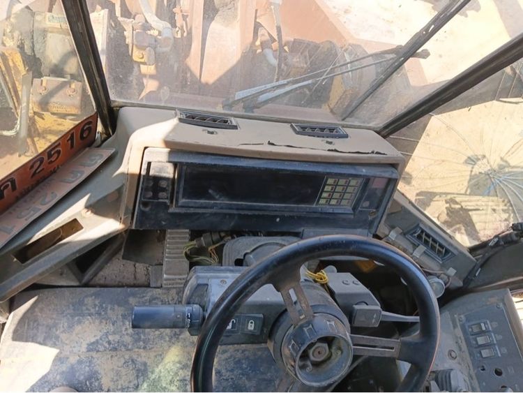 รถตักล้อยาง รูปที่ 10