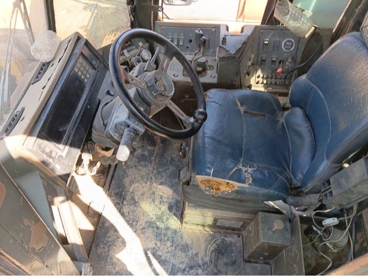 รถตักล้อยาง รูปที่ 14