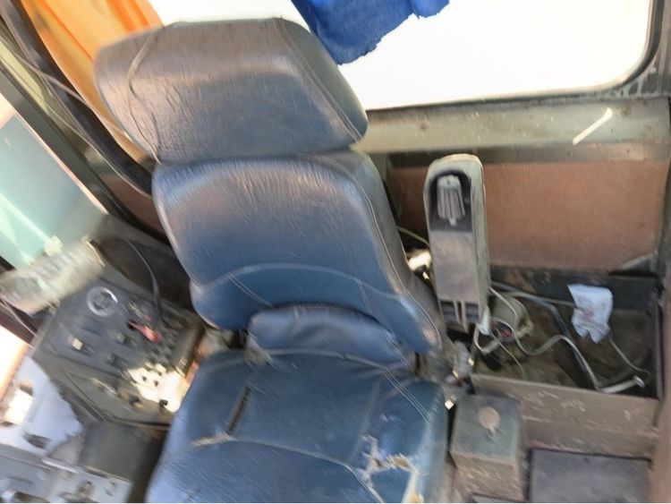 รถตักล้อยาง รูปที่ 15