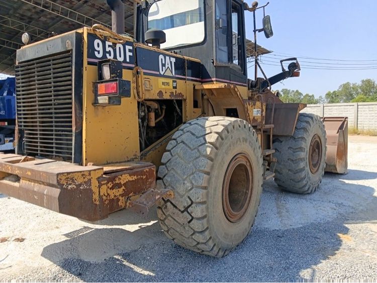 รถตักล้อยาง รูปที่ 6