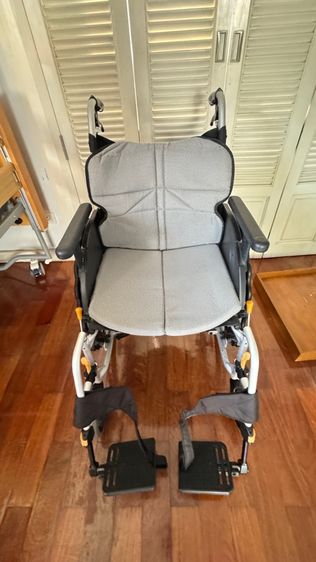 รถเข็นคนไข้ wheelchair