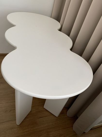 ขายโต๊ะสีขาว ซื้อจาก SB Design แบรนด์ maison co.
มีรอยเปื้อนบางจุดที่หน้าโต๊ะ ราคาเต็ม 2x,xxx
ส่งต่อ 6500 มารับเองแถวมีนบุรี รูปที่ 2
