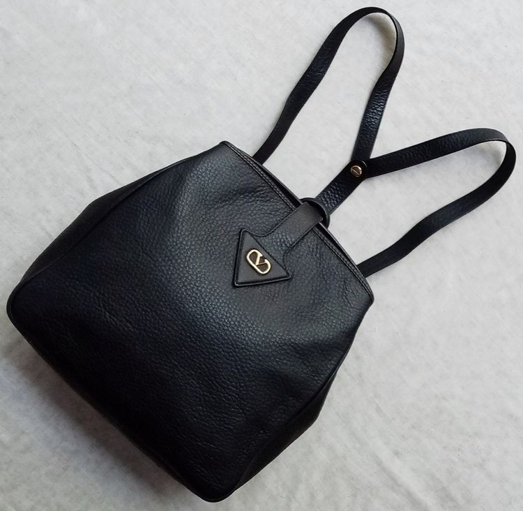 Valentino Garavani หนังแท้ รูปที่ 18