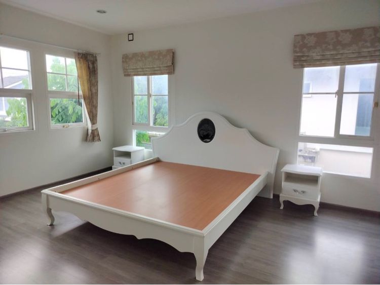 ตกแต่งครบ 2017 ขายด่วน บ้าน Villaggio รังสิต คลอง 3  ทำเลดีที่สุด หน้าโครงการ ตรงข้ามฟิตเนส สระว่ายน้ำ บ้านใหม่มาก ราคาเท่าทุน รูปที่ 4