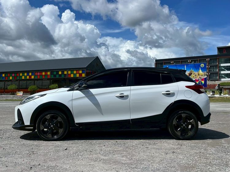 Toyota Yaris 2021 1.2 Sport Premium X Sedan เบนซิน ไม่ติดแก๊ส เกียร์อัตโนมัติ ขาว รูปที่ 4