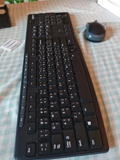 คีย์บอร์ดพร้อมเมาส์​ บลูทูธ​ไร้สาย​ ​มือสอง​ Logitech ใช้ดีมาก​ ปุ่มหลุด​ 2 อันแต่ยังกดได้​  รูปที่ 2