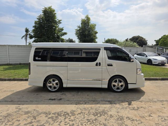Toyota Ventury 2018 3.0 V Van ดีเซล ไม่ติดแก๊ส เกียร์อัตโนมัติ ขาว รูปที่ 2