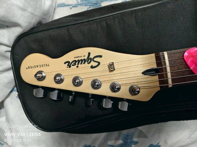 Squire sonic telecaster. สภาพเหมือนใหม่   พร้อม เคสนิ่ม เหล็กขันคอ  ขาย 5400 บาท  นัดรับ ราชปรารภครับ    รูปที่ 3