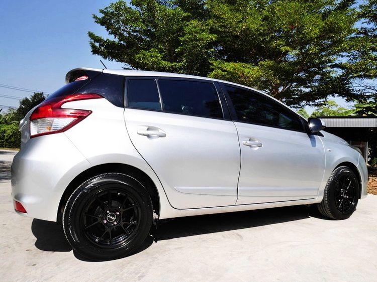 Toyota Yaris 2015 1.2 E Sedan เบนซิน ไม่ติดแก๊ส เกียร์อัตโนมัติ บรอนซ์เงิน รูปที่ 4